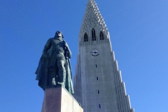 Hallgrímskirkja and the statue of Leifur heppni